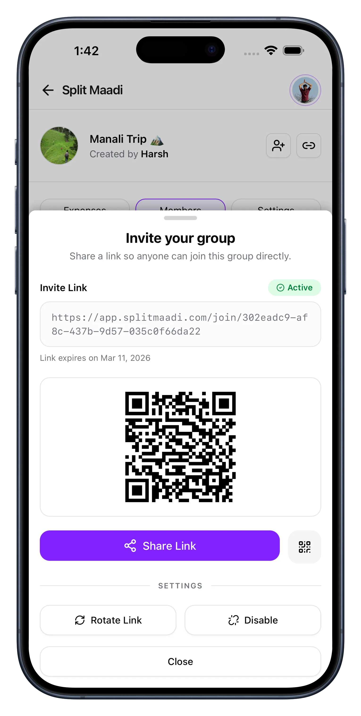 Invite link sheet with QR code and share options